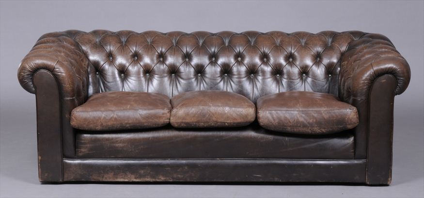 CONTEMPORARY BUTTONED BROWN LEATHER 141697