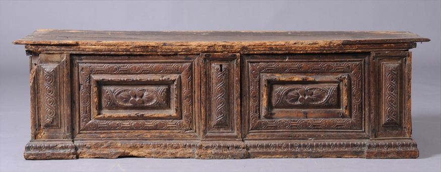 ITALIAN BAROQUE CARVED WALNUT CASSONE 1416f2