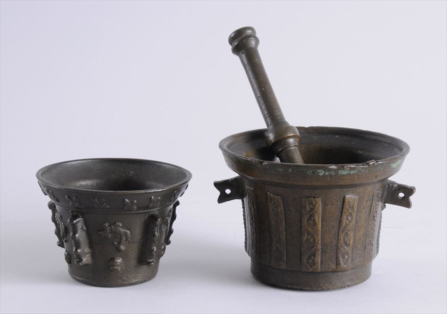 TWO ITALIAN BAROQUE BRONZE MORTARS 141703