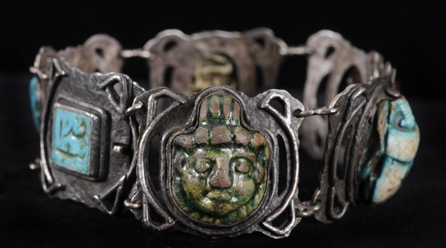SILVER BRACELET Decorated with green