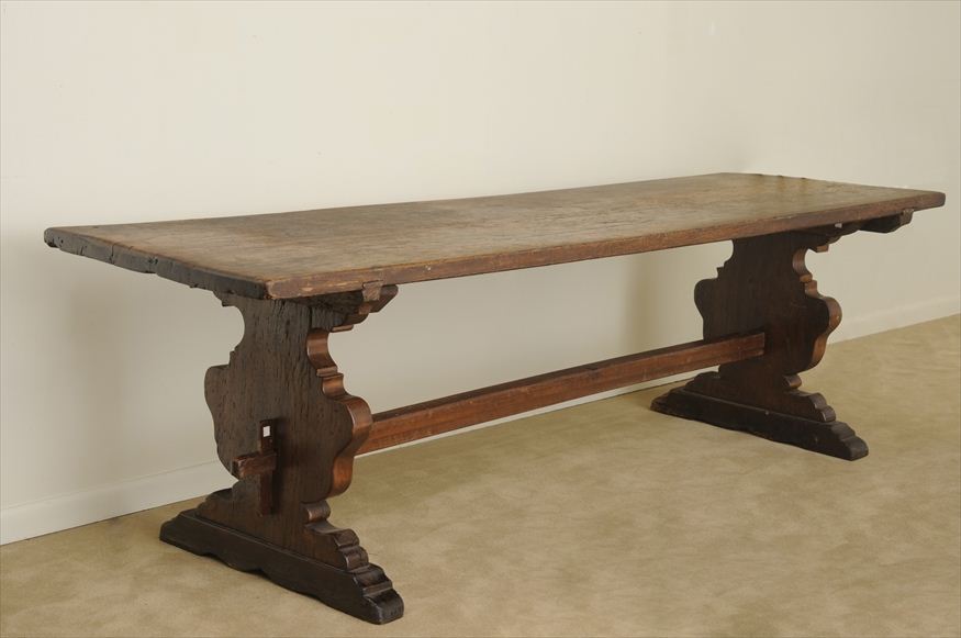 ITALIAN BAROQUE WALNUT TRESTLE