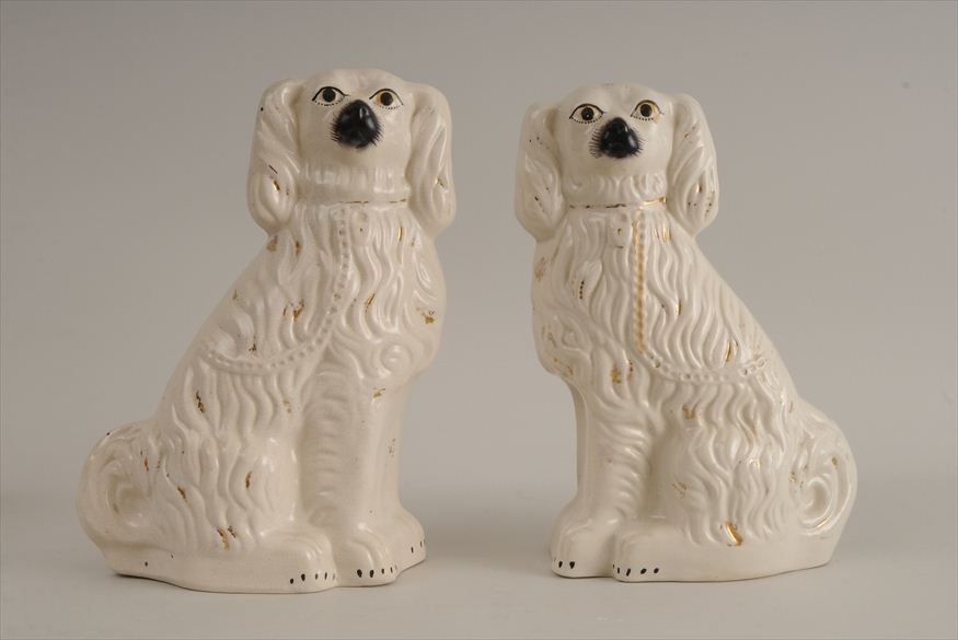 PAIR OF STAFFORDSHIRE GLAZED POTTERY 141838