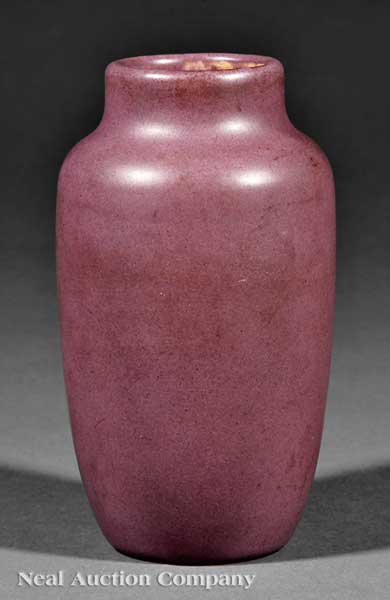 A Newcomb College Art Pottery Vase 1418c3