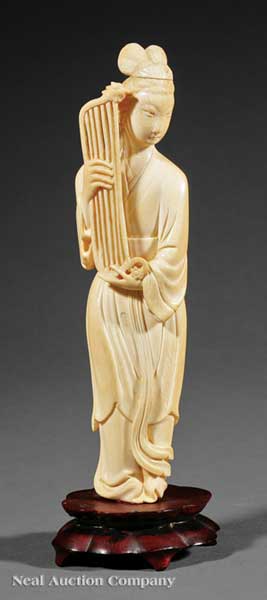 An Antique Japanese Carved Ivory 141d98