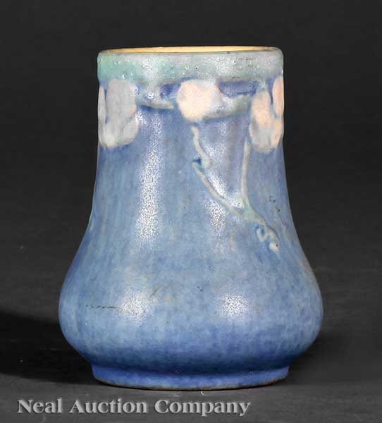 A Newcomb College Art Pottery Matte 1420a7