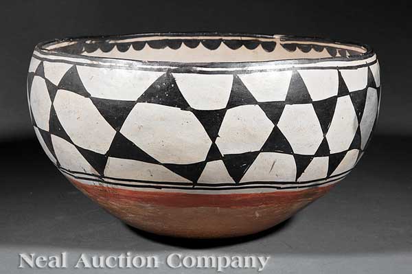 A Santo Domingo Native American Pottery