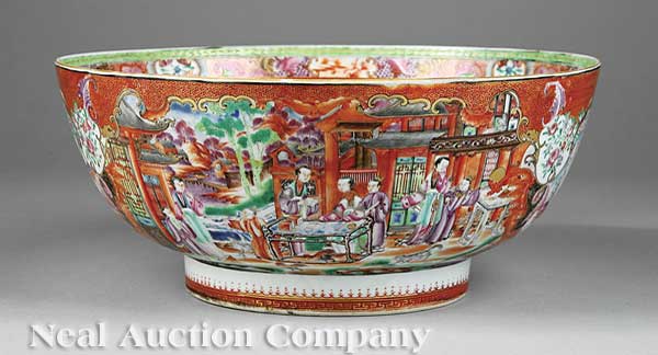 A Chinese Export Porcelain Punchbowl 14018e