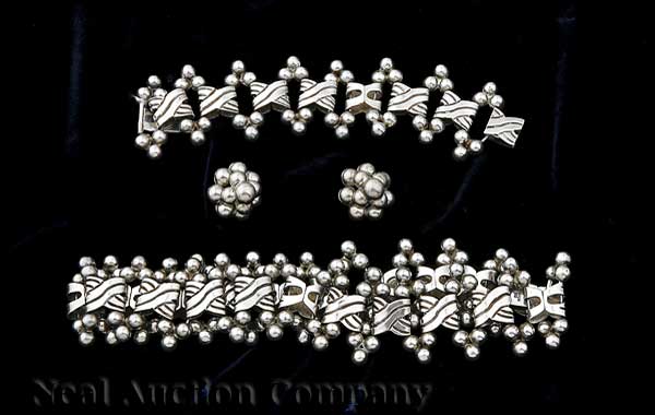 A Mexican.980 Silver Necklace and Bracelet