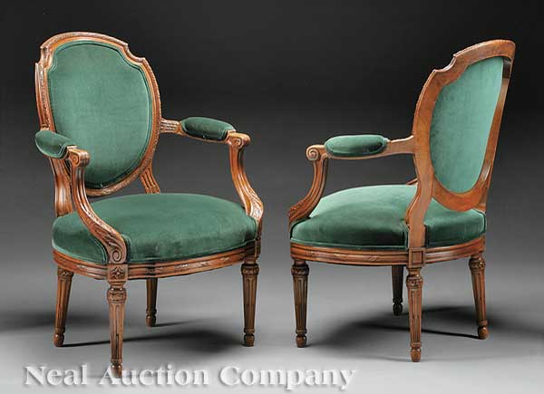 A Pair of Louis XVI Style Carved 1403ba