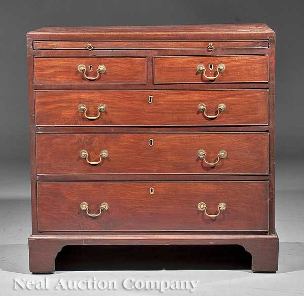 A George III Mahogany Bachelor s 14048e