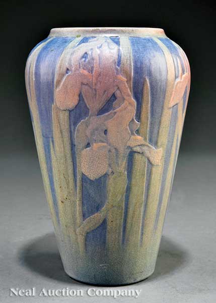 A Newcomb College Art Pottery Matte 1404df