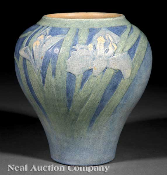A Newcomb College Art Pottery Matte 1404e4