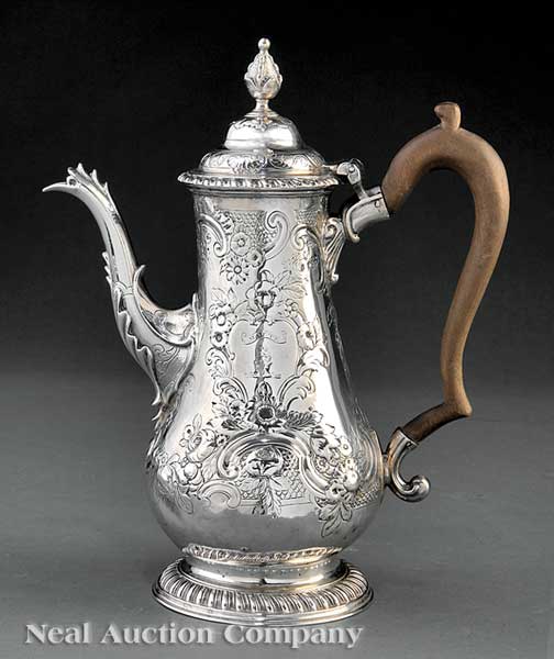 A Georgian Sterling Silver Coffeepot 14052d