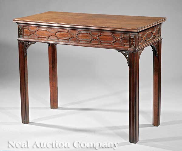An Antique Chippendale Carved Mahogany 140718