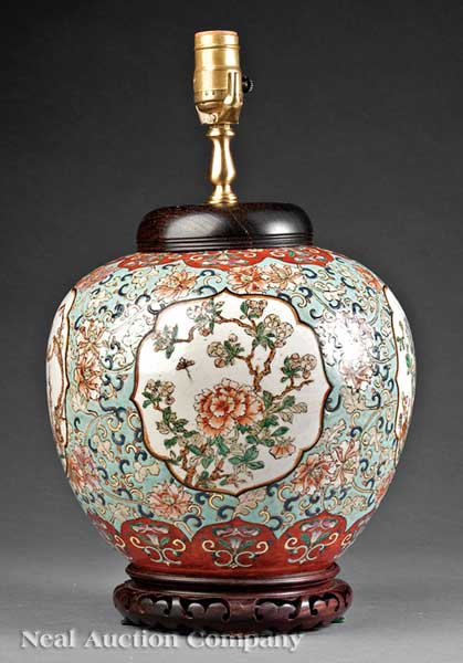 A Chinese Famille Rose Porcelain 140a72