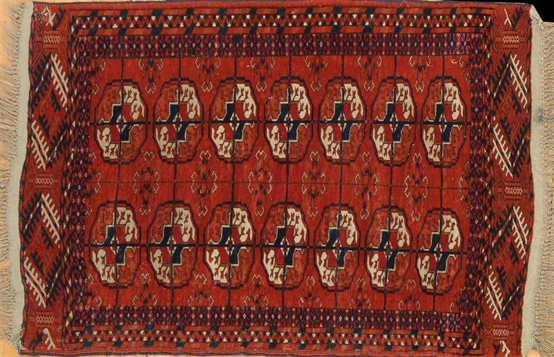 TEKKE RUG Worked with two rows 140b4e