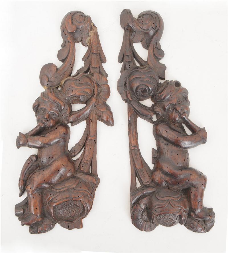 PAIR OF CONTINENTAL BAROQUE STYLE CARVED