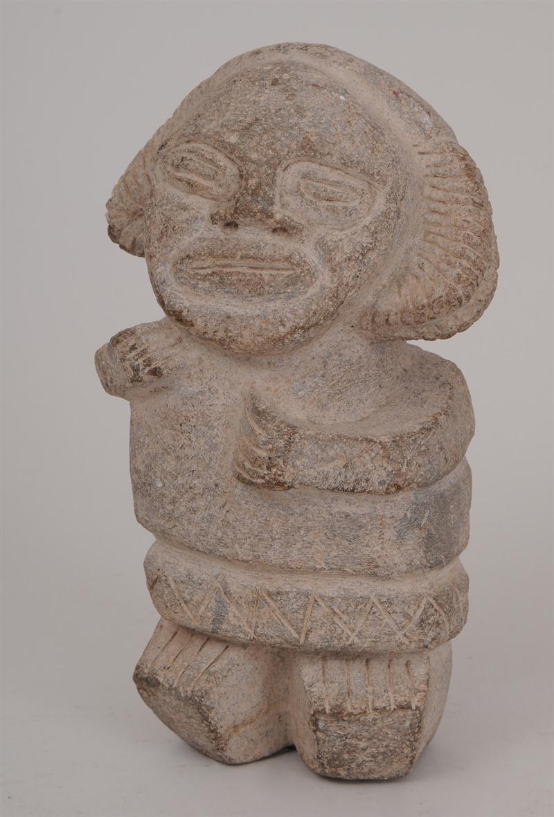 PRE COLUMBIAN STYLE CARVED STONE 140ccb