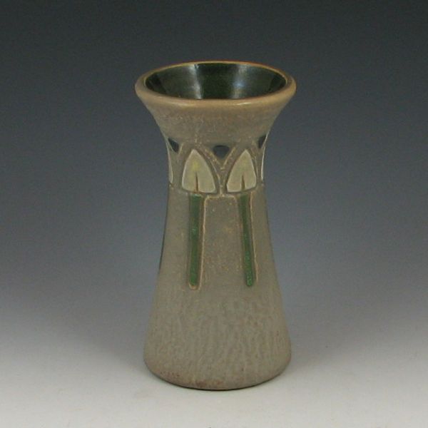 Roseville Spade Vase taupe matte 143430