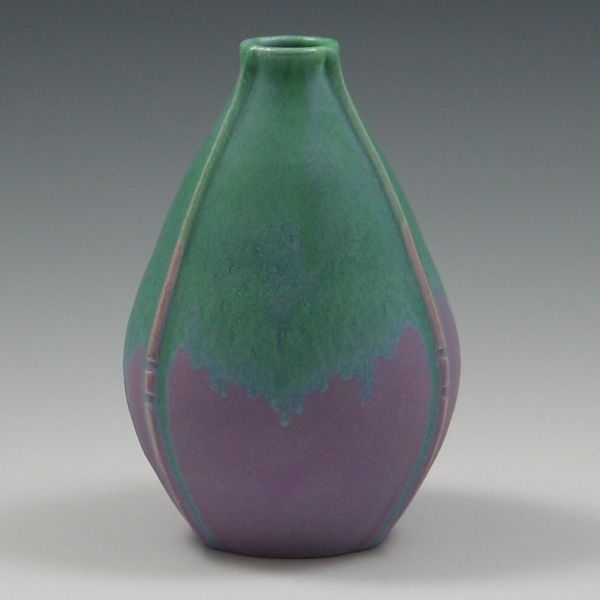 Door ''Tranquil Lines Vase in Teco