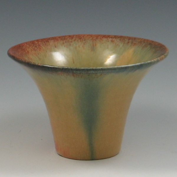 Trumpet Vase unmarked tiny grinding