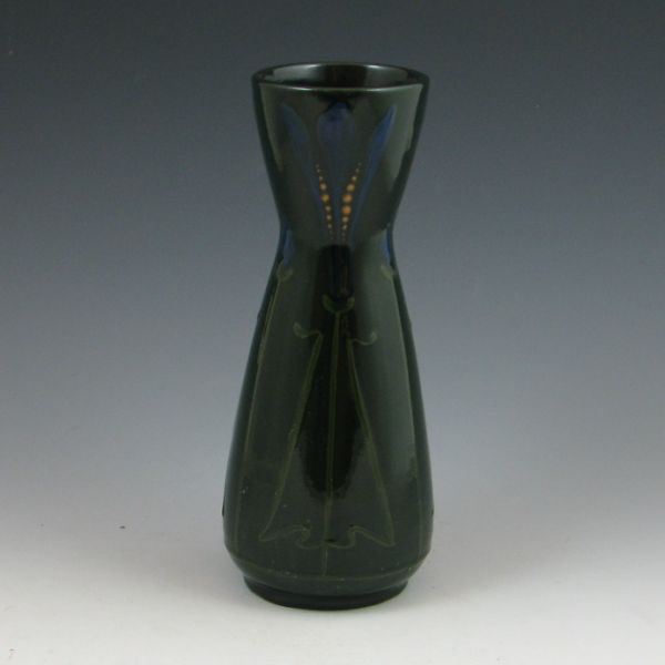 Roseville Crocus vase in green with