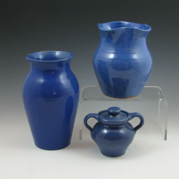 Three piece of pottery in semi-gloss