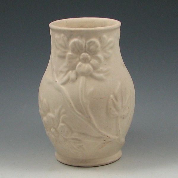 Hull Crabapple vase. Marked 754.