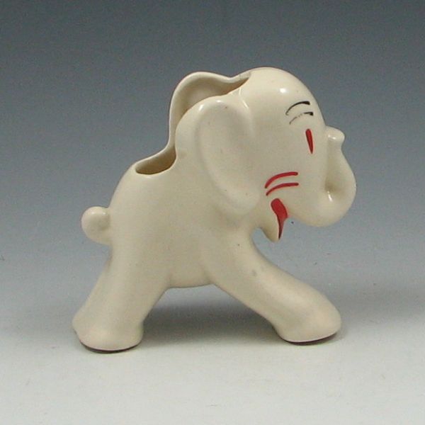 Hull early novelty elephant planter.