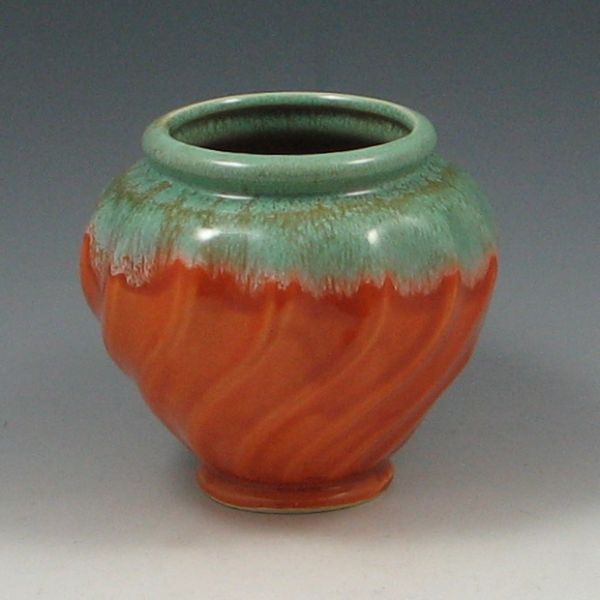 Hull swirl vase in green over orange  1442d5