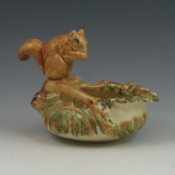 Weller squirrel nut bowl in gloss 14446d