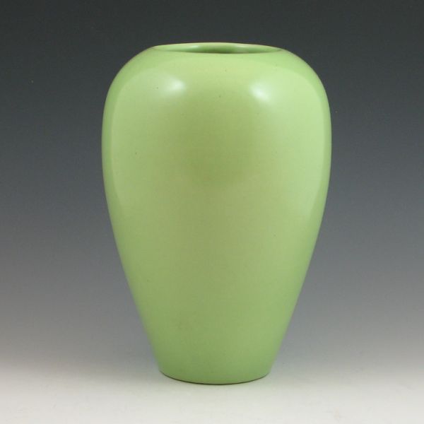 Trenton vase in semi-matte lime green