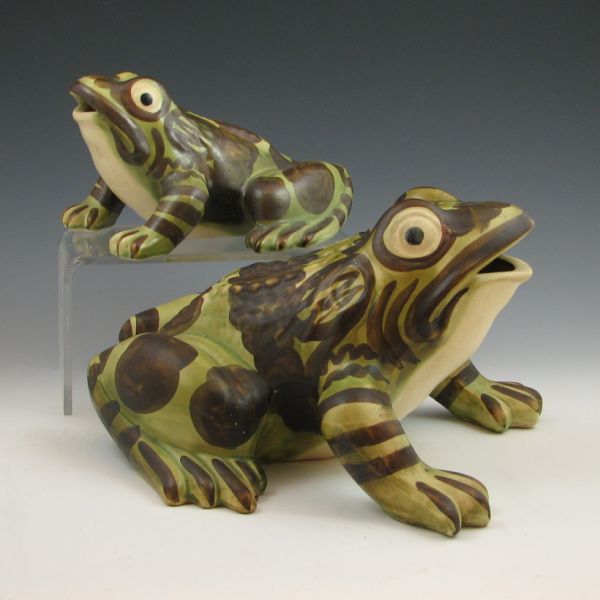 Two Brush frog ornaments. Excellent