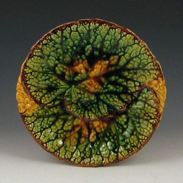 Majolica Wannopee Plate marked 144a2e