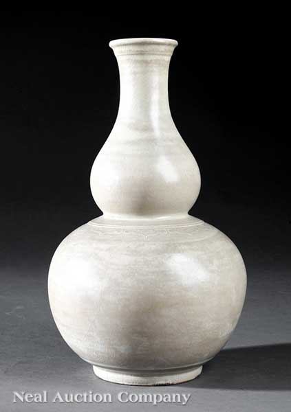 A Chinese Incised and Glazed Stoneware 14264b
