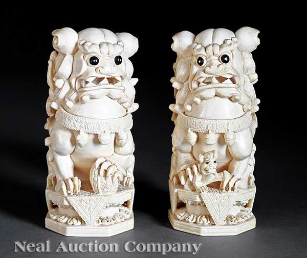 A Pair of Chinese Ivory Buddhist 1426d0