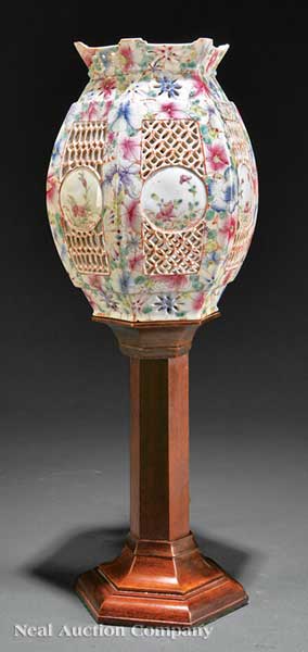 A Chinese Famille Rose Porcelain