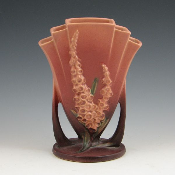 Roseville Foxglove vase in pink and