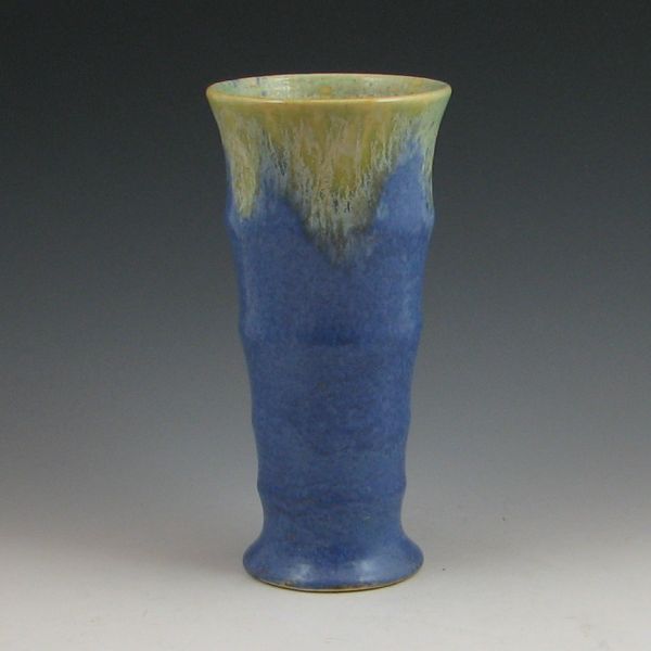 Roseville Imperial II 475-9 vase in