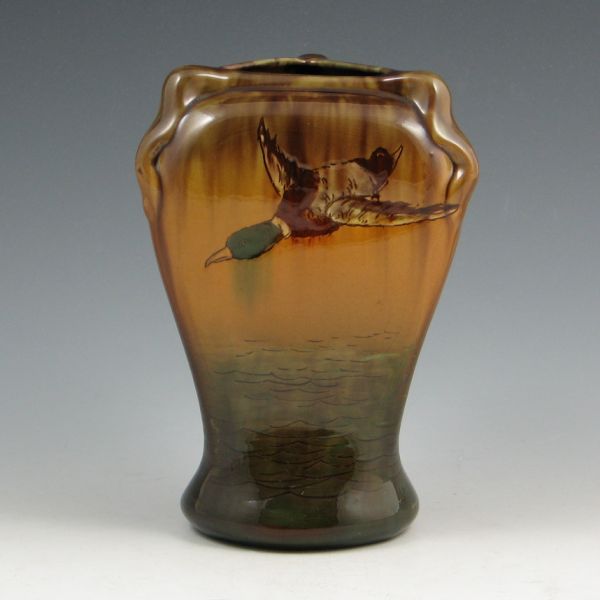 Weller Hunter three sided vase 142d84