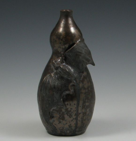 Door Pottery Bat Vase with Metallic 142f9a