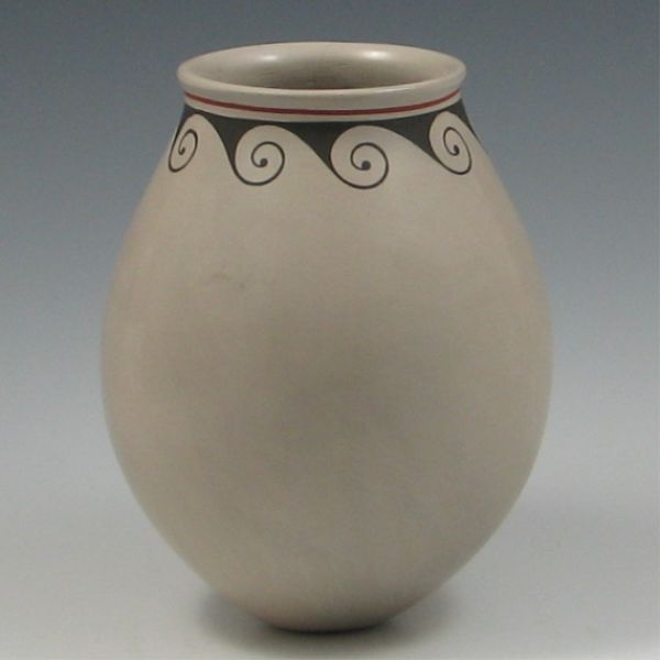 Mata Ortiz Vase by Sabino Vallalba 14300c