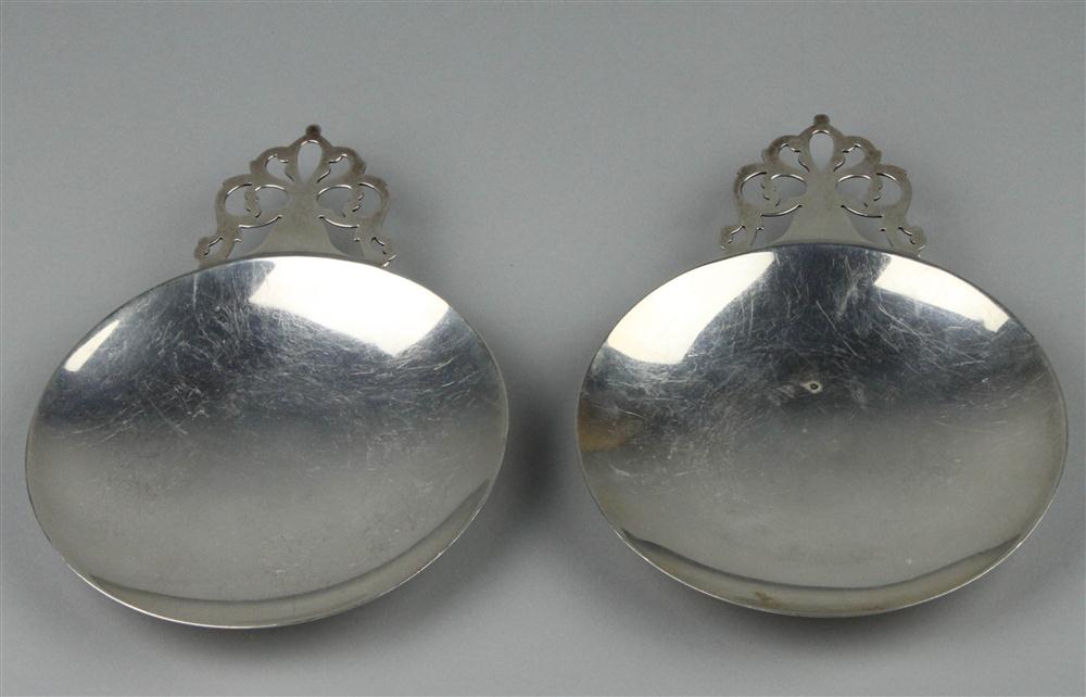 PAIR OF WEBSTER SILVER CIRCULAR DISHES