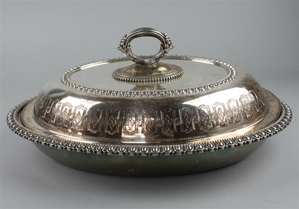 LARGE SILVER PLATE OVAL ENTREE 145bf8