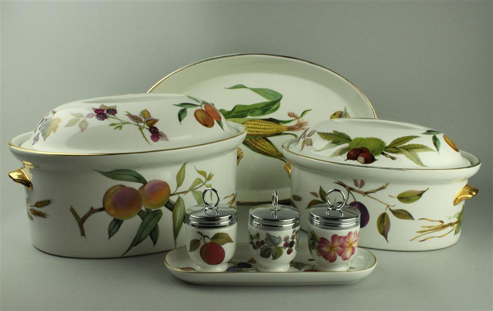 SEVEN ROYAL WORCESTER EVESHAM PATTERN