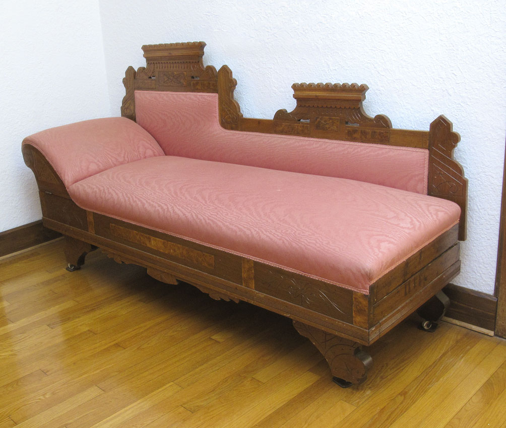 EASTLAKE VICTORIAN DAY BED/FAINTING