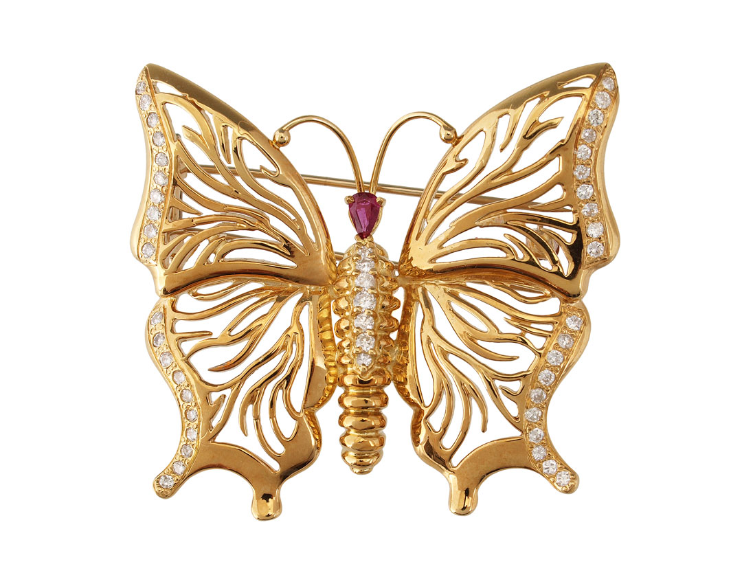 GOLD AND DIAMOND BUTTERFLY BROOCH: