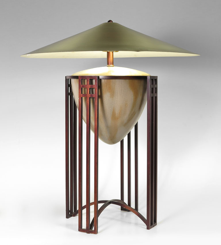 ARTS & CRAFTS STYLE LAMP: High