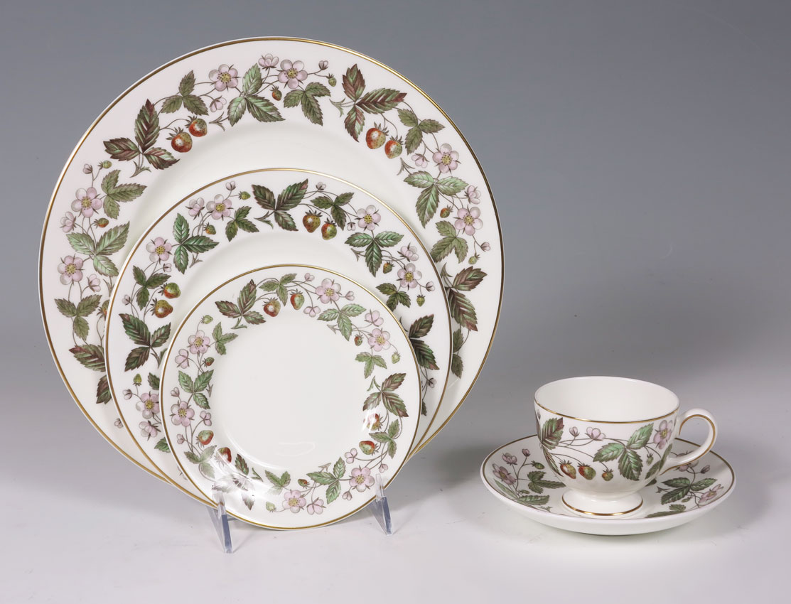 STRAWBERRY HILL WEDGWOOD FINE CHINA: