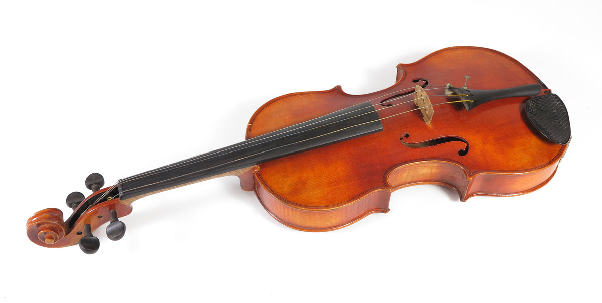 WILLIAM LEWIS VIOLA & STUDENT BOW: Label